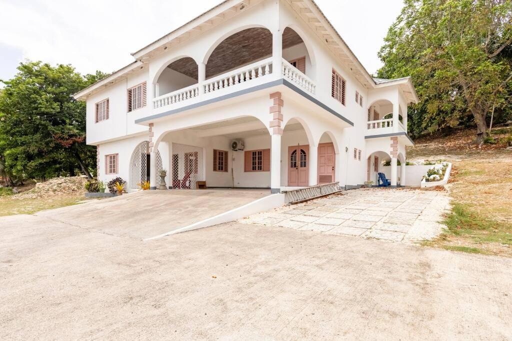 Shaw Park Gem Apt 12A Ocho Rios Exterior foto